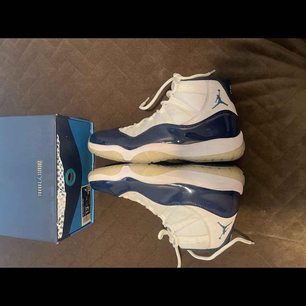 Jordan 11 UNC